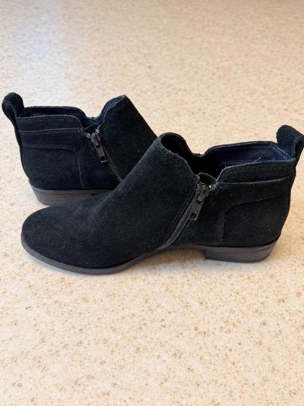 UGG Kelsea Black Suede Ankle Booties | Women’s Size 8.5